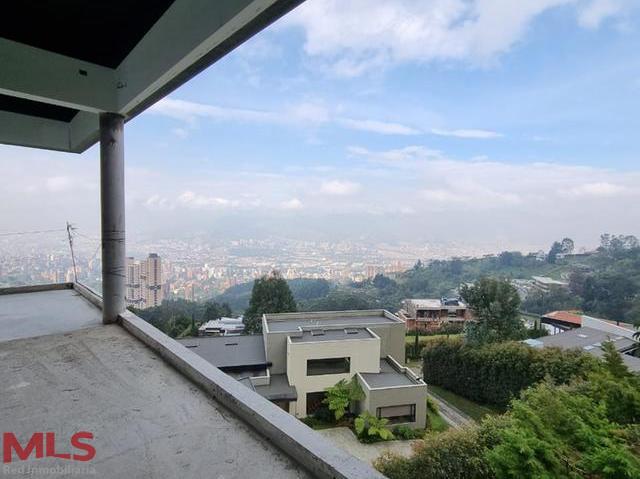 Casa en Medellín, Alto de Las Palmas