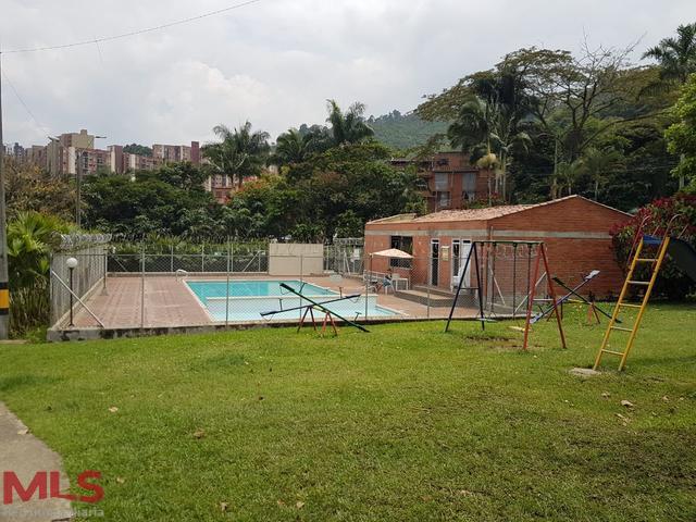 Casa en Medellín, Belén Rodeo Alto, 240066